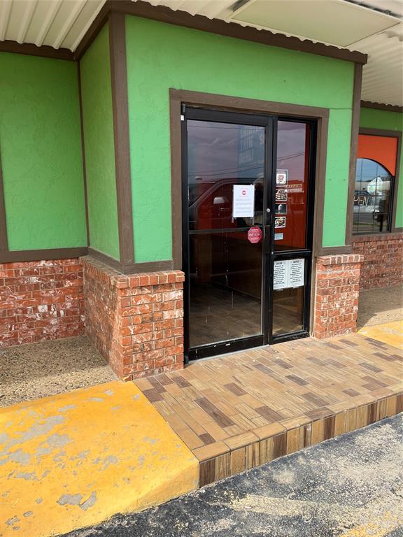 2000 S Commercial Avenue Property Photo 32