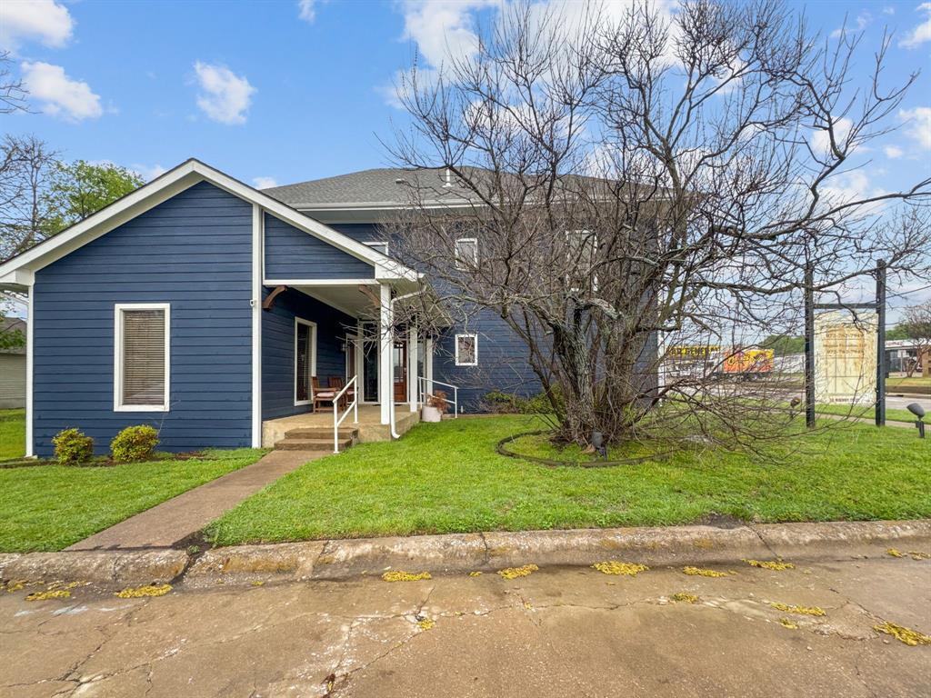 301 Mckinney Street Property Photo 5