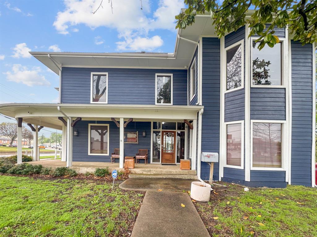 301 Mckinney Street Property Photo 9