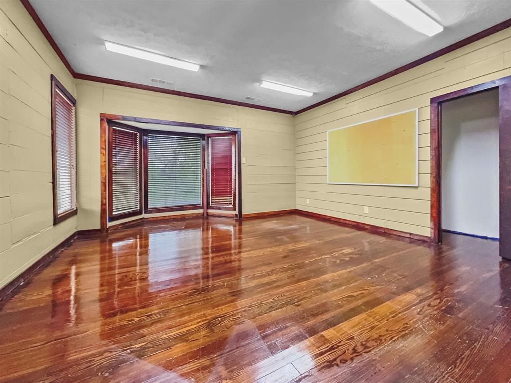 301 Mckinney Street Property Photo 13