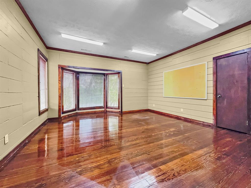 301 Mckinney Street Property Photo 17