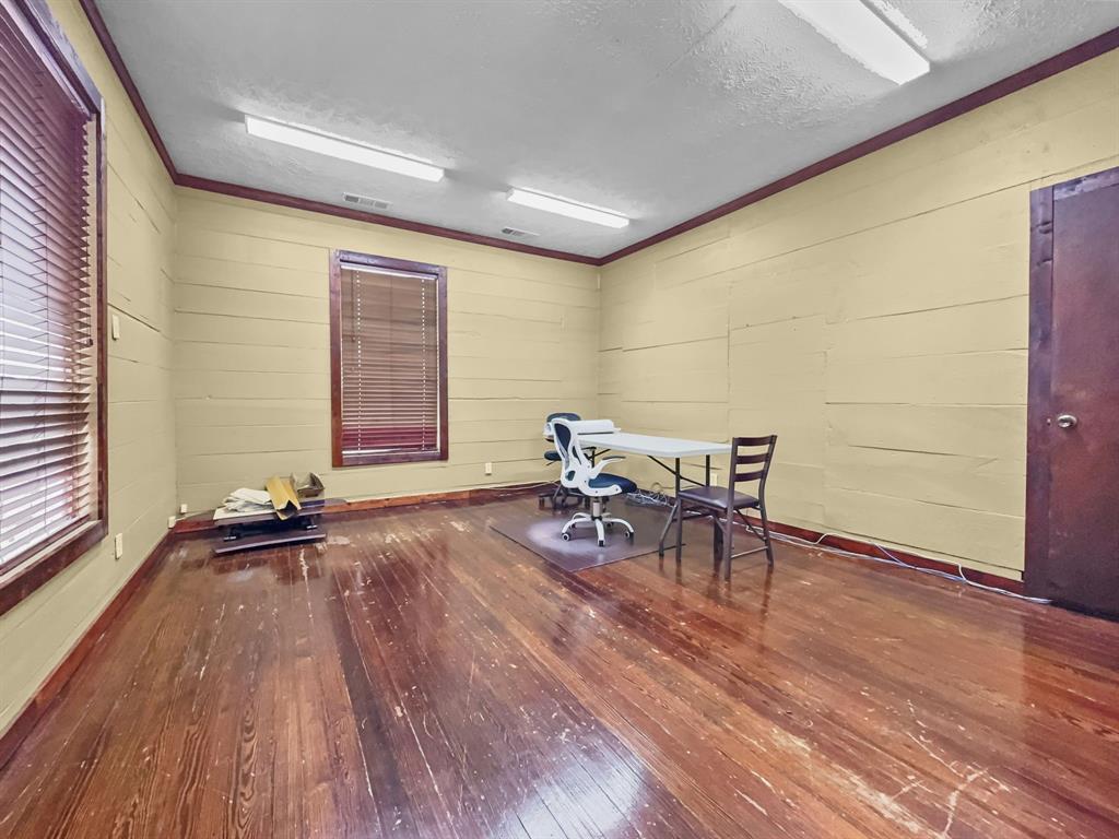 301 Mckinney Street Property Photo 19