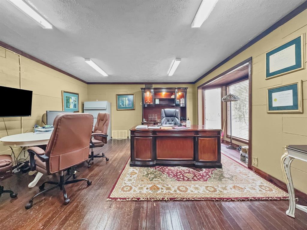 301 Mckinney Street Property Photo 22