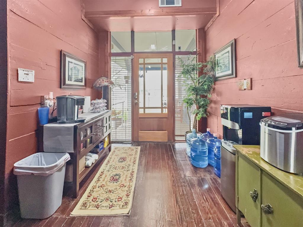 301 Mckinney Street Property Photo 26