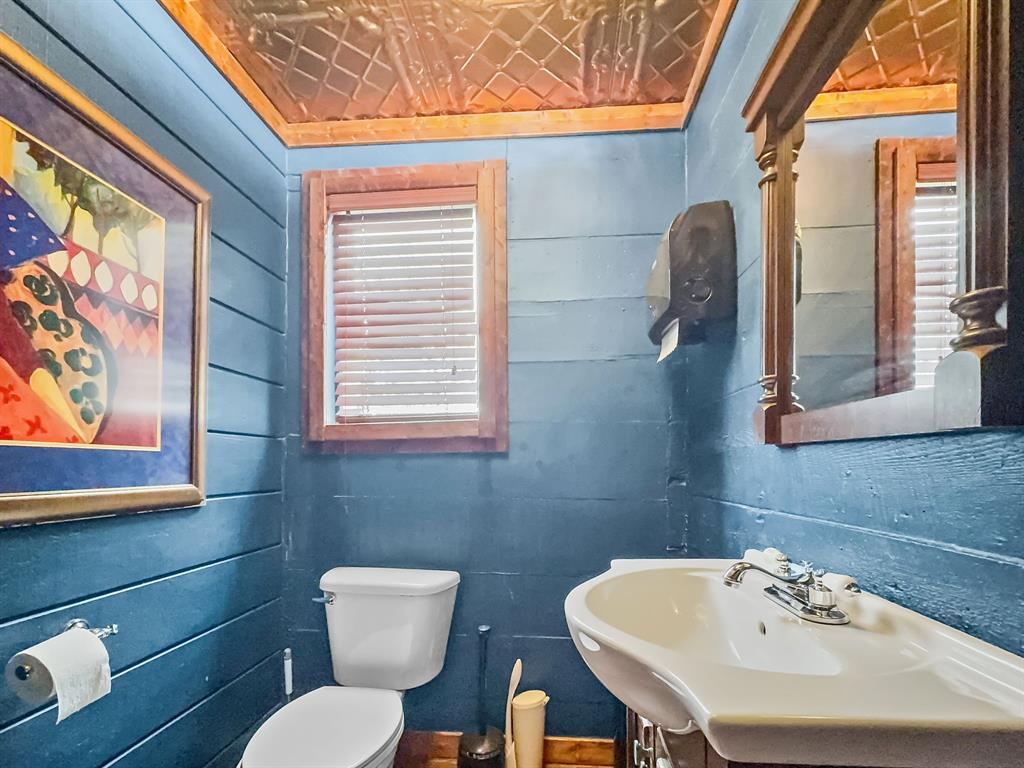 301 Mckinney Street Property Photo 31