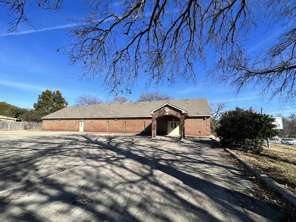 5024 E Frio Drive Property Photo 1