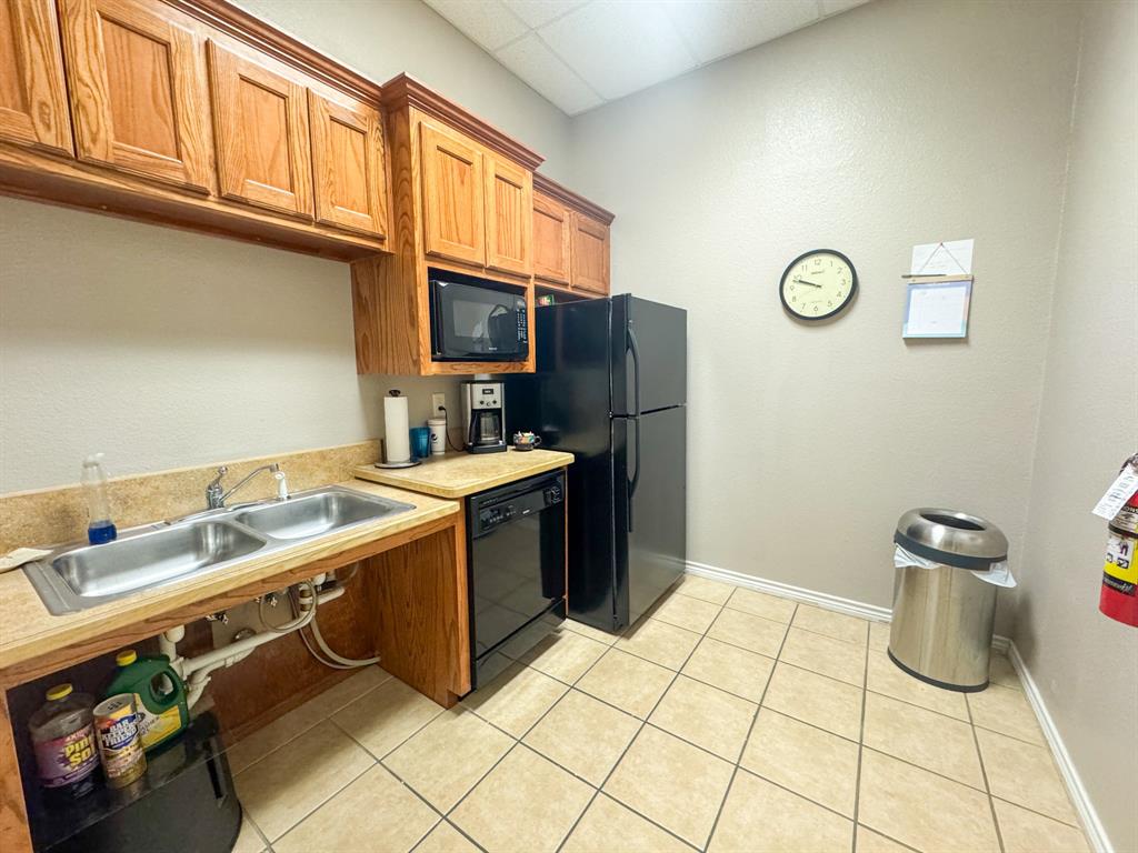 1602 W Business 380 Property Photo 10