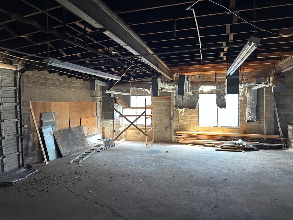 610 W Main Street Property Photo 12