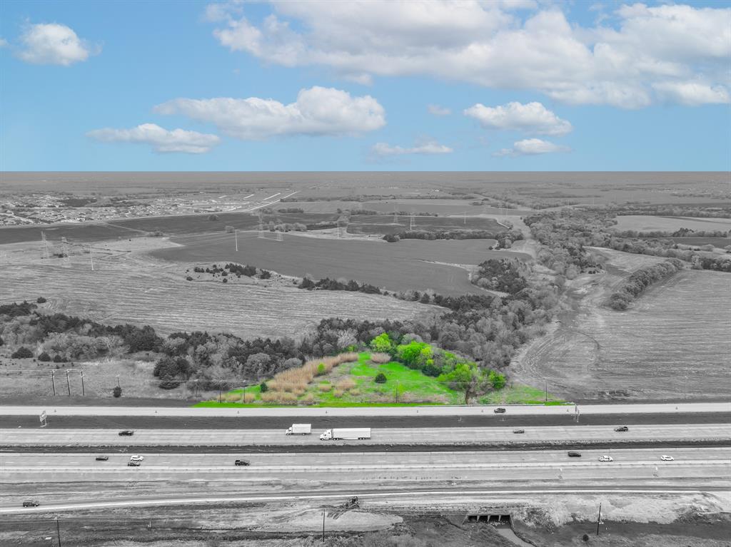 000 I-30 Property Photo 3