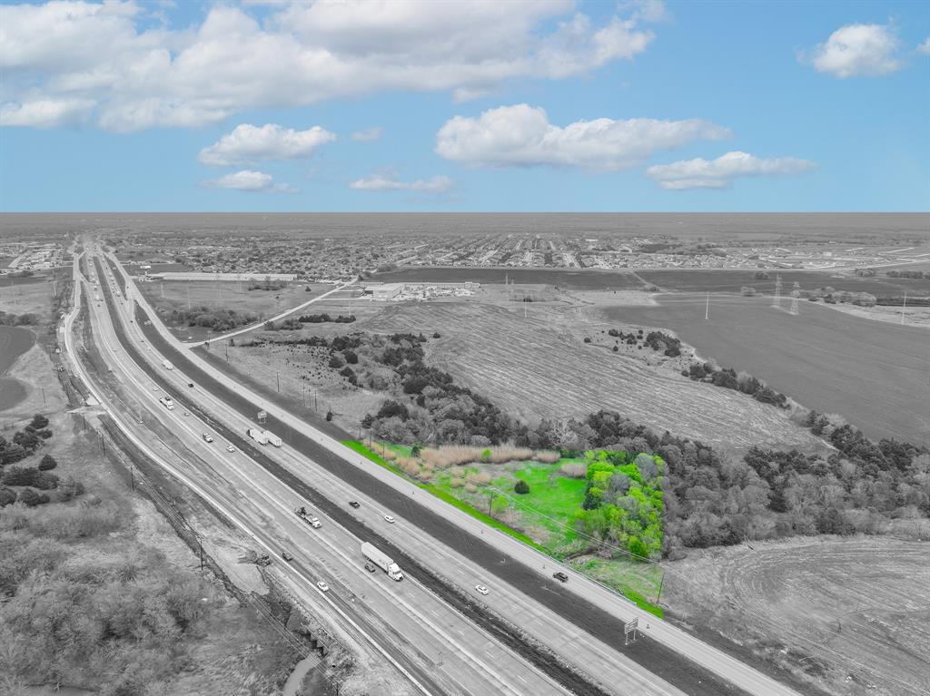 000 I-30 Property Photo 5
