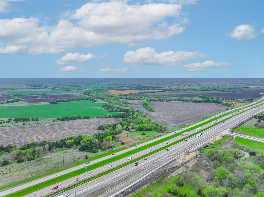 000 I-30 Property Photo 14