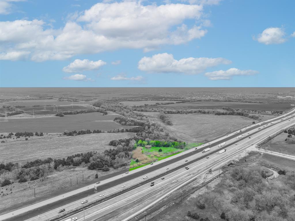 000 I-30 Property Photo 15