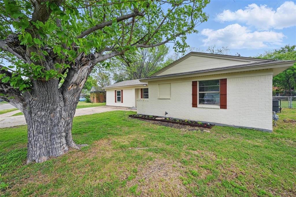5621 Neystel Road Property Photo 1