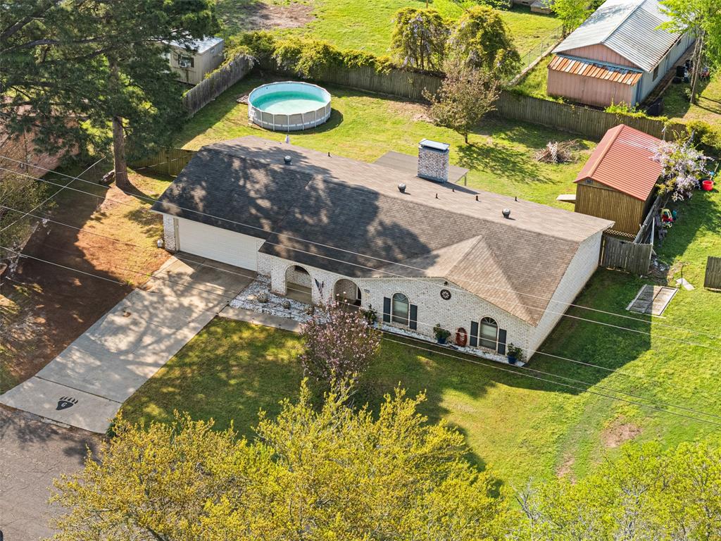 2207 Pinecrest Property Photo