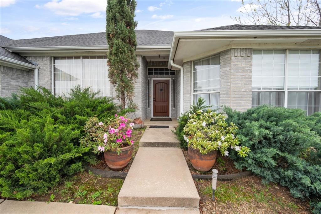 27 York Drive Property Photo