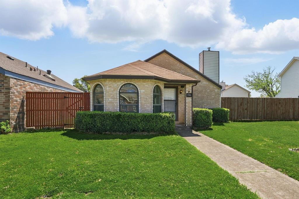 1346 Maplewood Drive Property Photo 1