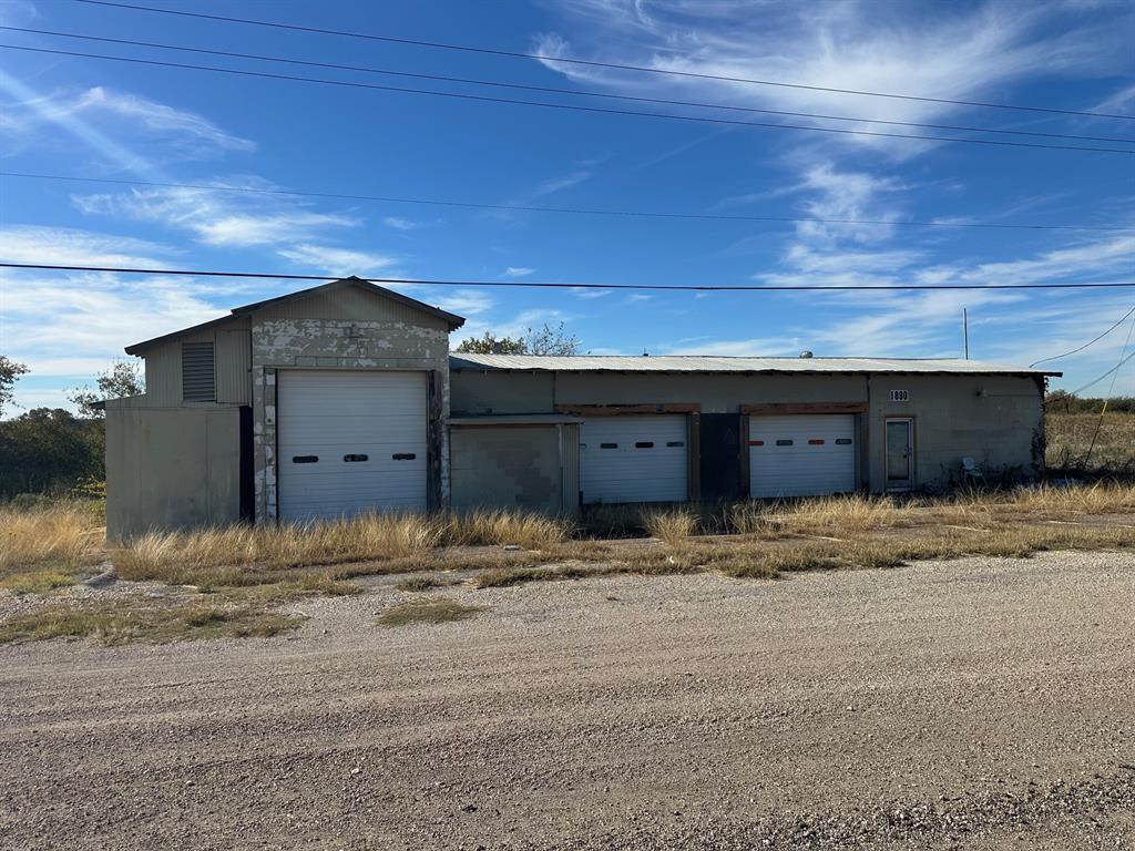 1890 S Main Street Property Photo 1