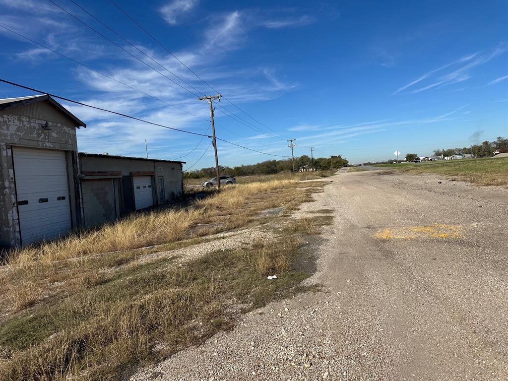 1890 S Main Street Property Photo 16
