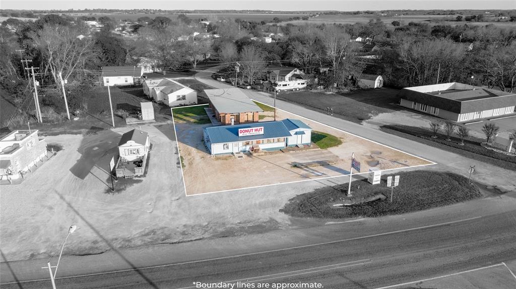 300 N Bosque Street Property Photo 2