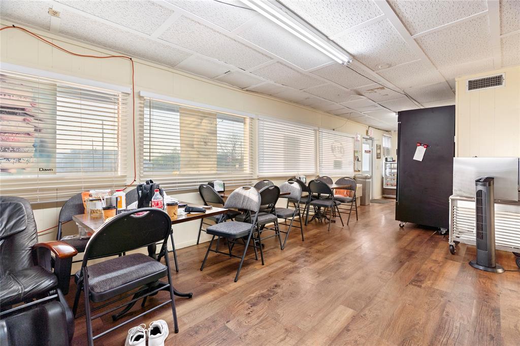 300 N Bosque Street Property Photo 8