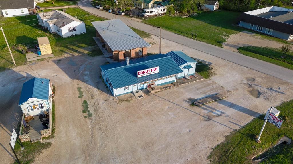 300 N Bosque Street Property Photo 10