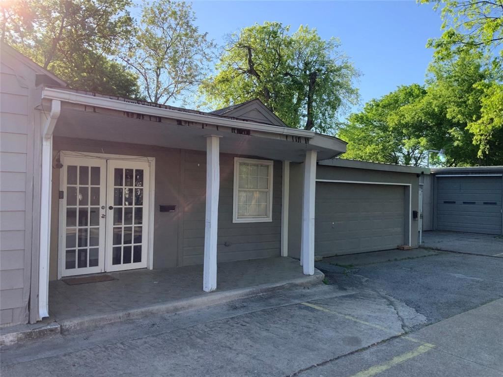 1405 W University Drive Property Photo 3