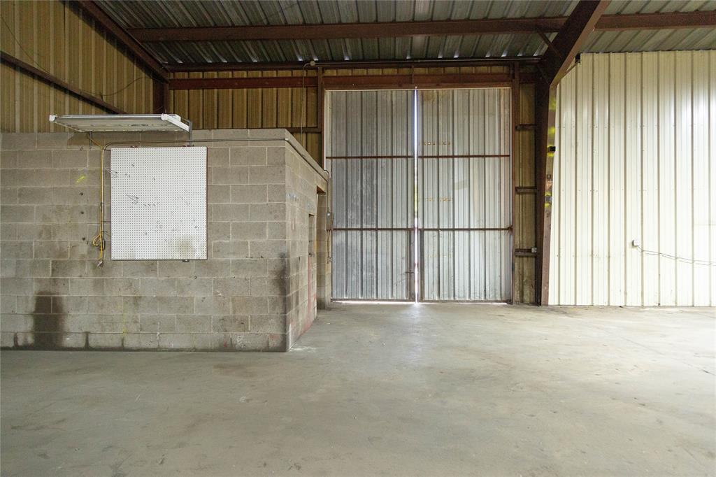 211 S Austin Street Property Photo 13