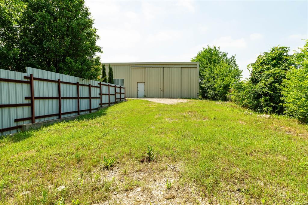 211 S Austin Street Property Photo 18