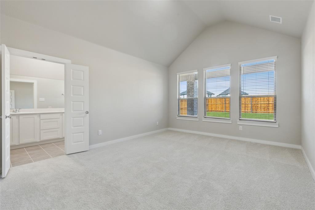 1362 Flora Place Property Photo 17