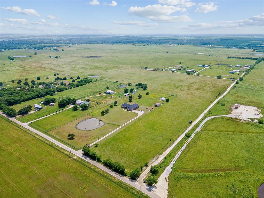 9152 County Road 408a Property Photo 4