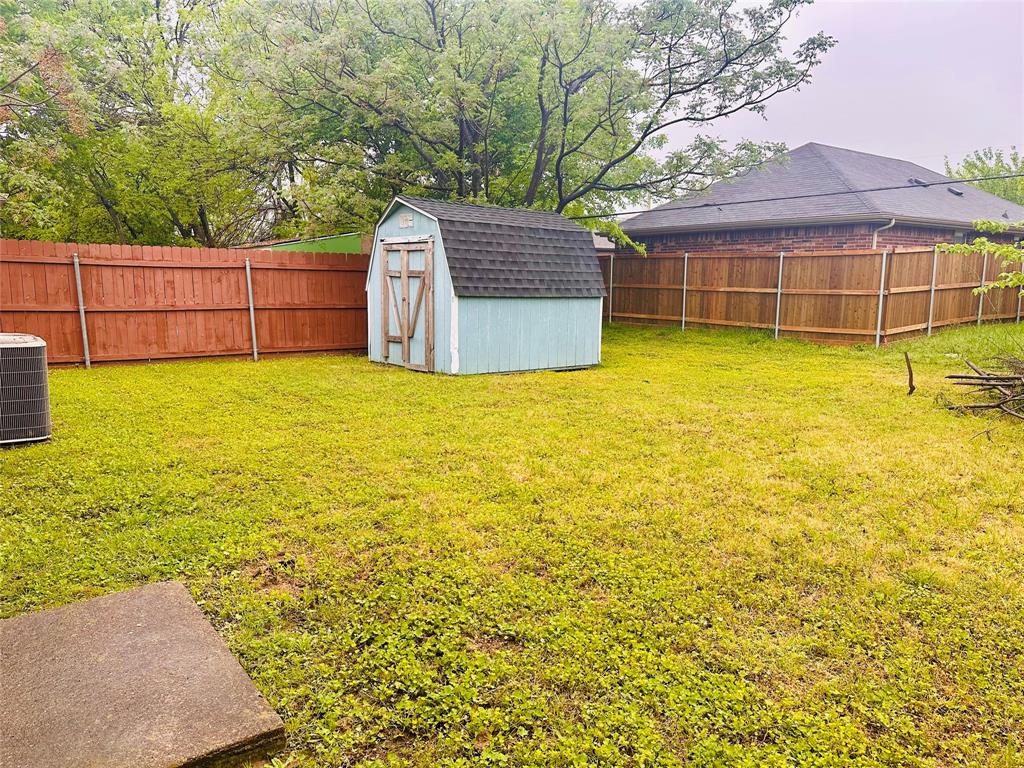 1949 Kraft Street Property Photo