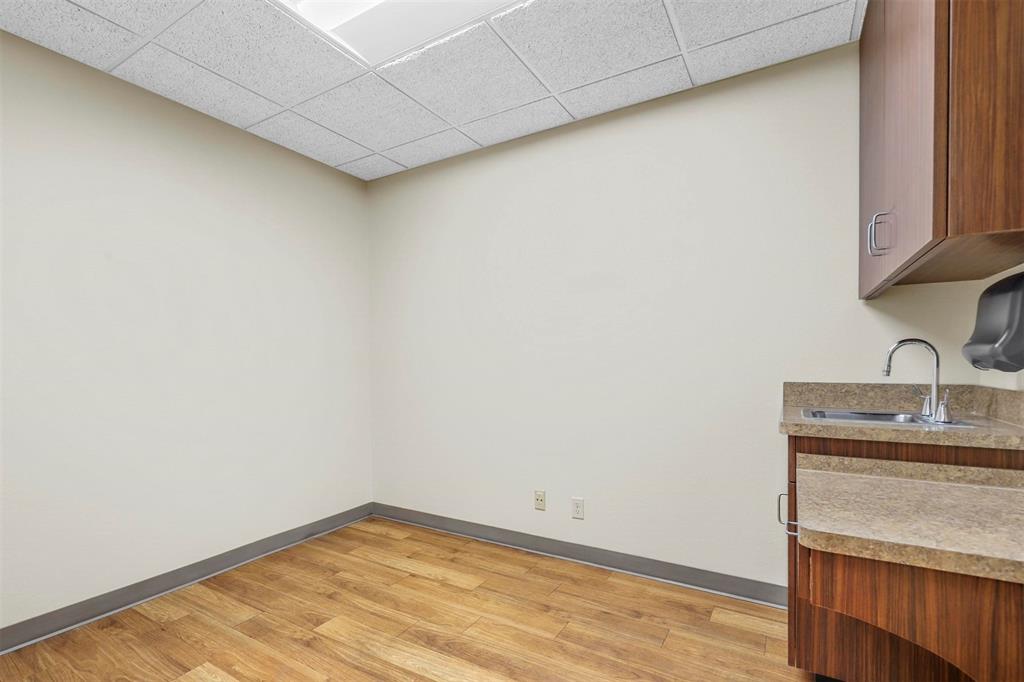 11801 South Freeway Property Photo 13