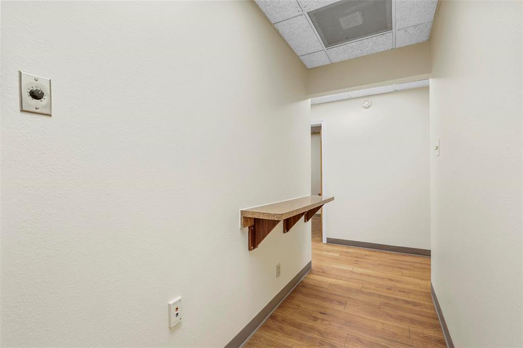 11801 South Freeway Property Photo 18