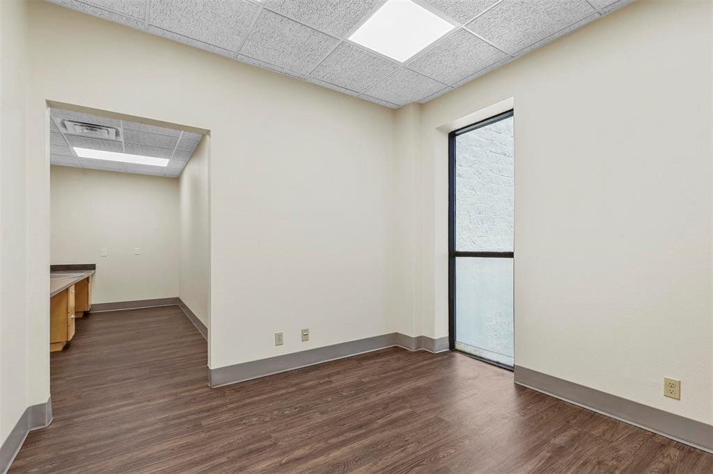 11801 South Freeway Property Photo 25