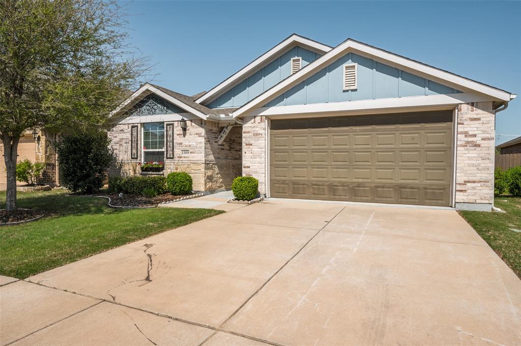 1309 Roadrunner Drive Property Photo 2