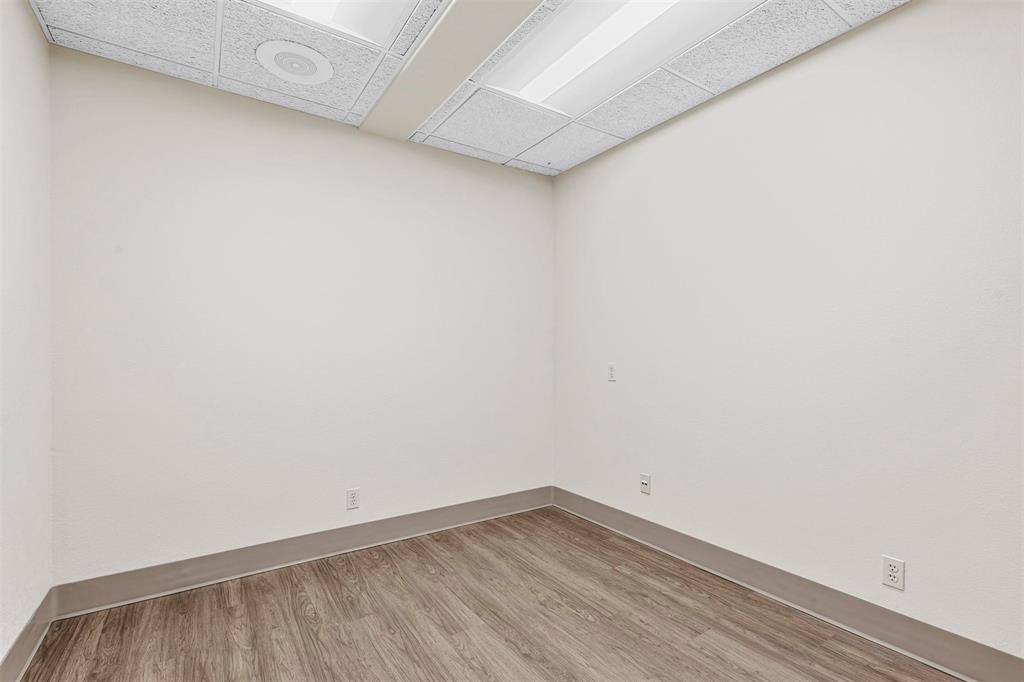 11801 South Freeway Property Photo 6