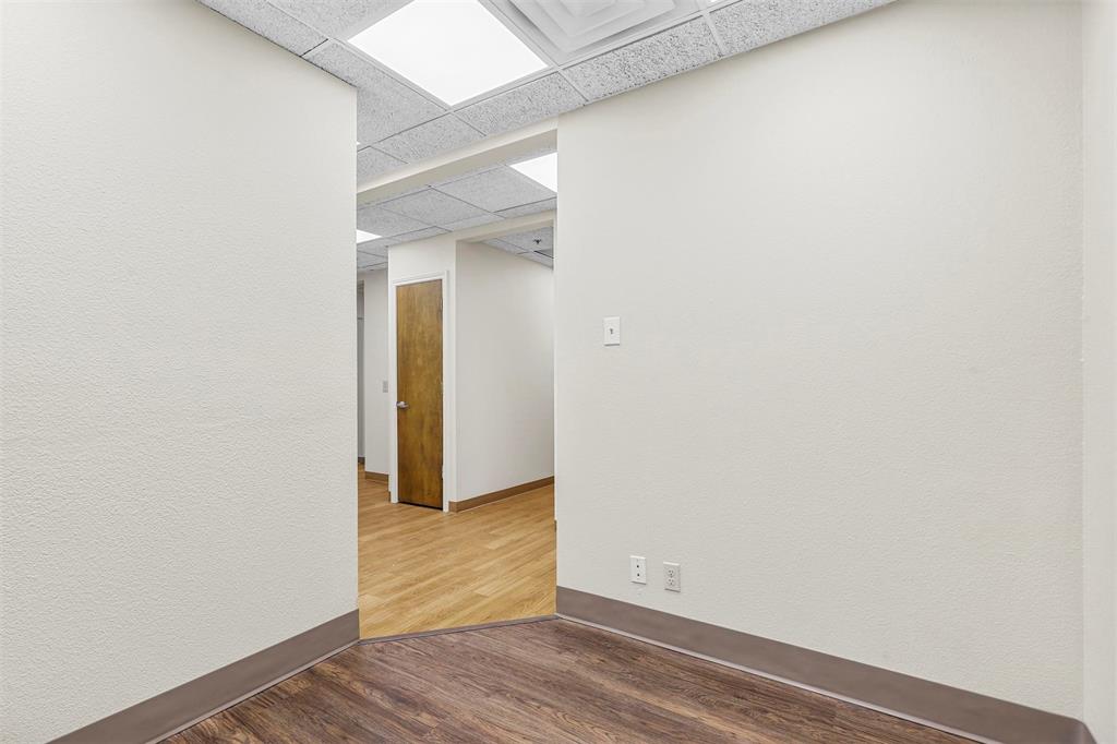 11801 South Freeway Property Photo 17