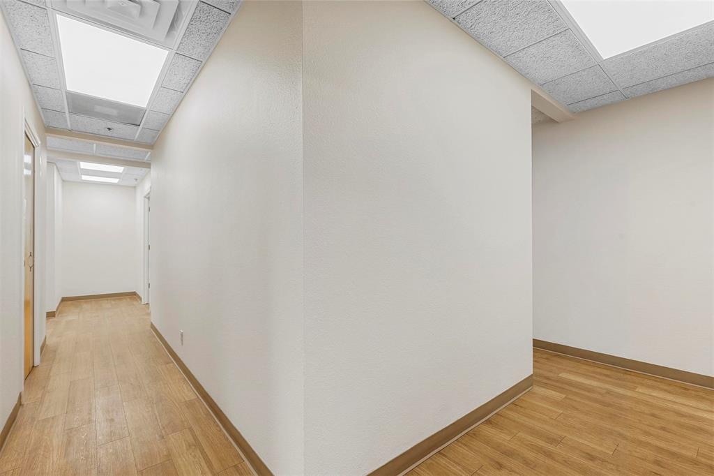 11801 South Freeway Property Photo 23