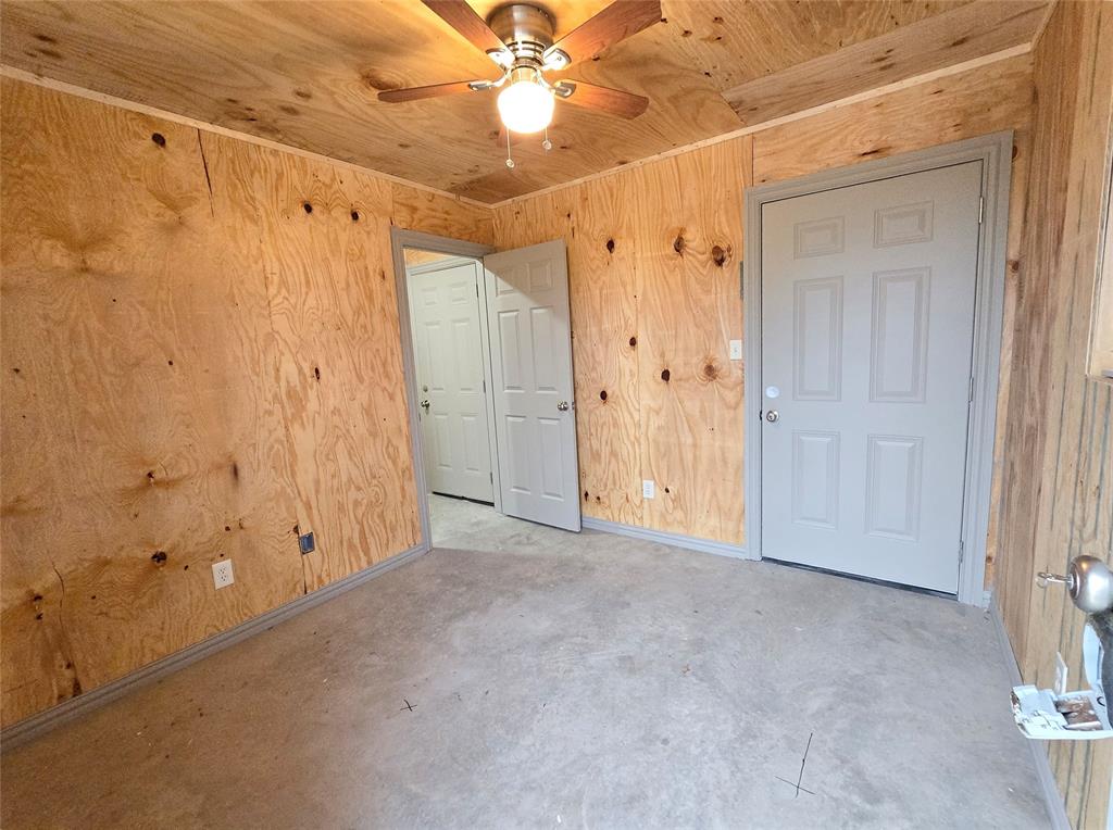 910 Upper Denton Road Property Photo 3
