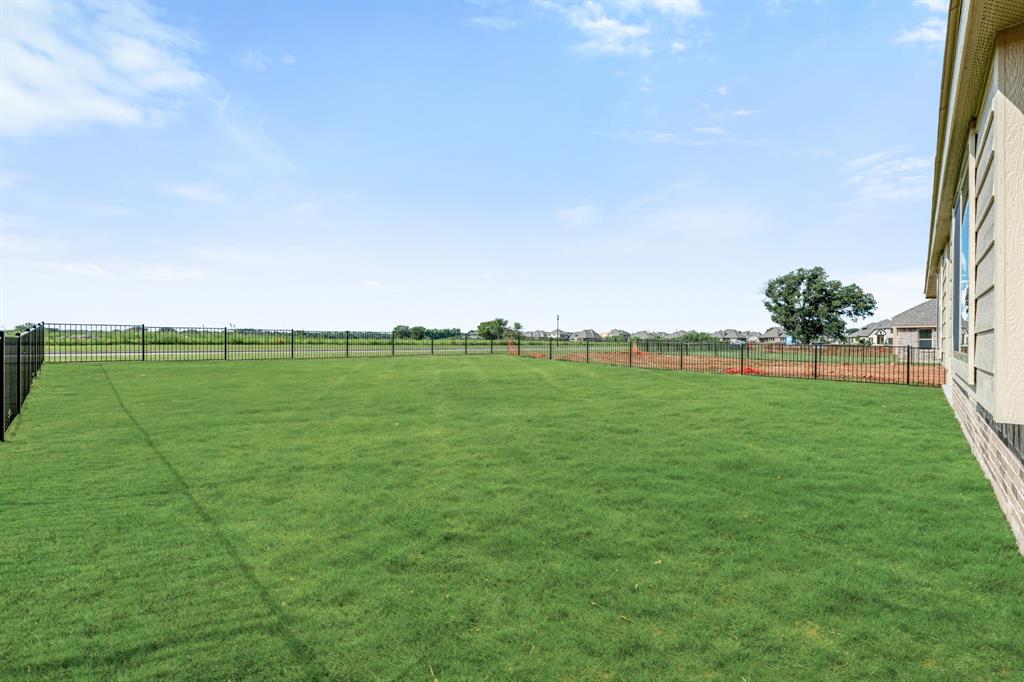 377 Paddle Boat Drive Property Photo 4