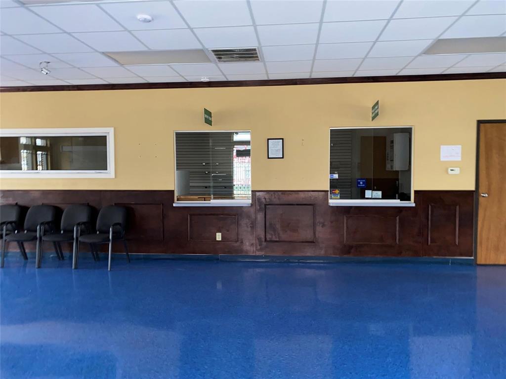 820 N Zang Boulevard Property Photo 14