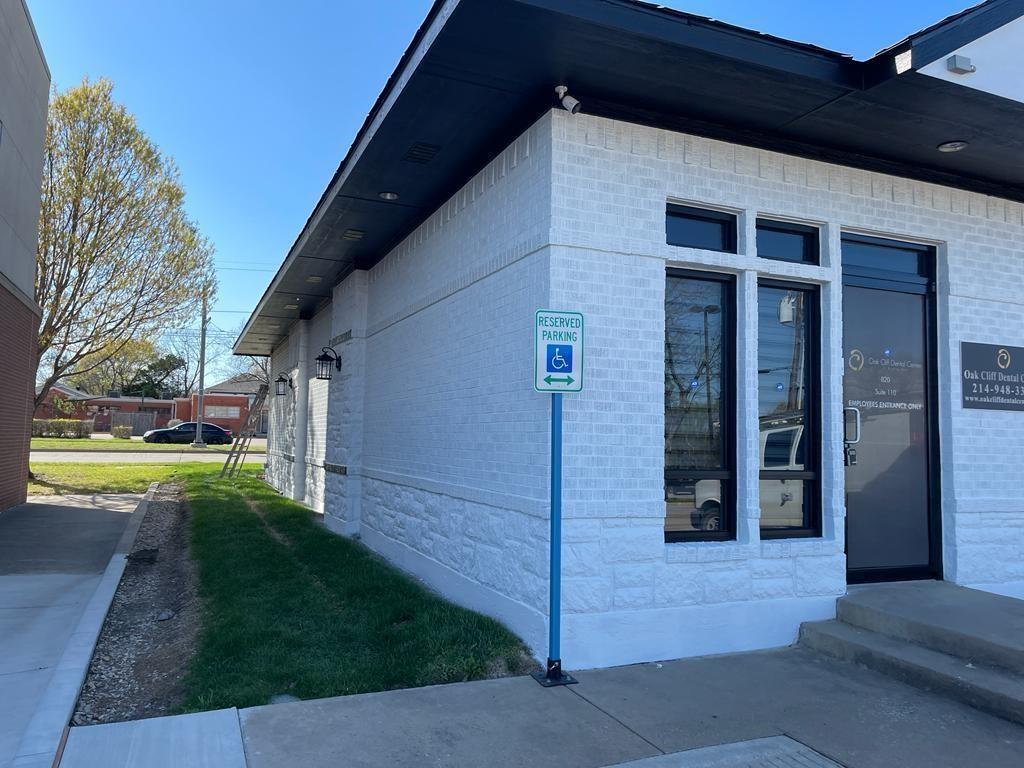 820 N Zang Boulevard Property Photo 4