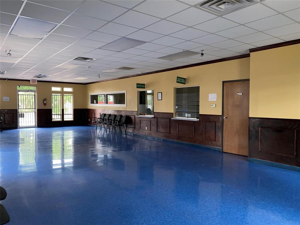 820 N Zang Boulevard Property Photo 15