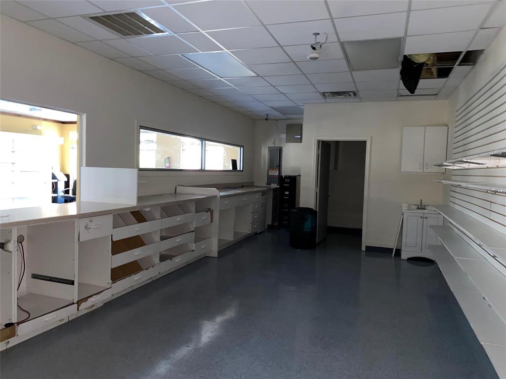 820 N Zang Boulevard Property Photo 19