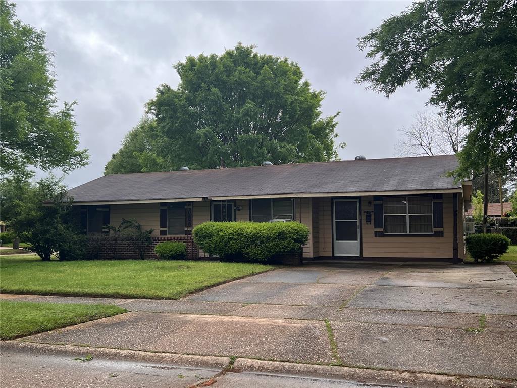 685 Bernard Boulevard Property Photo 1