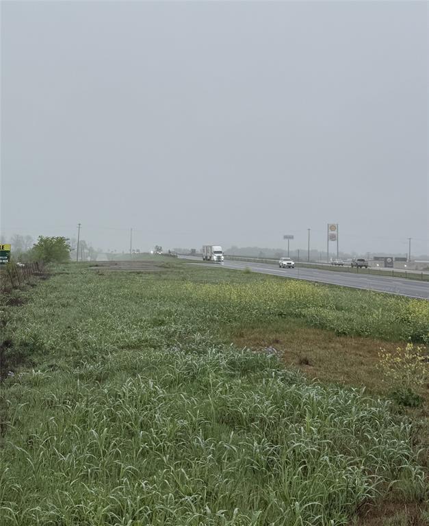 Tbd 5ac Interstate 35w Highway Property Photo 3