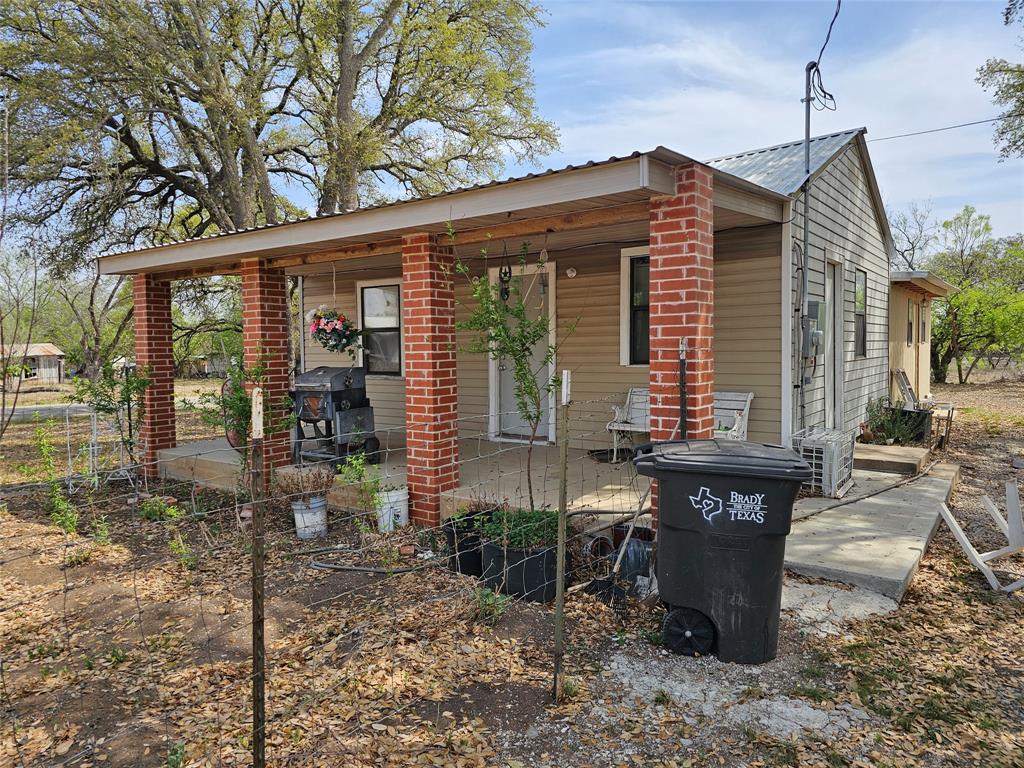 901 S Plum Street Property Photo