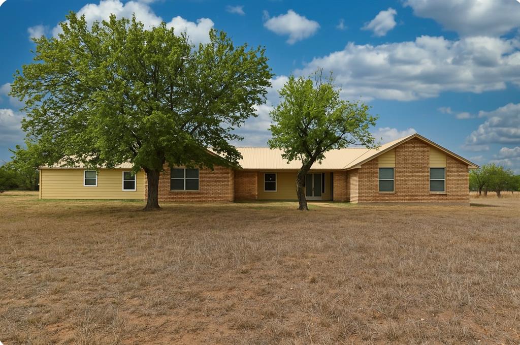 391 E Us Highway 190 Property Photo