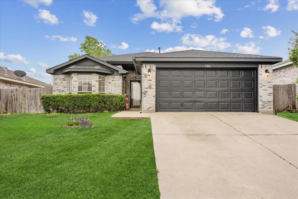 1816 Overland Street Property Photo