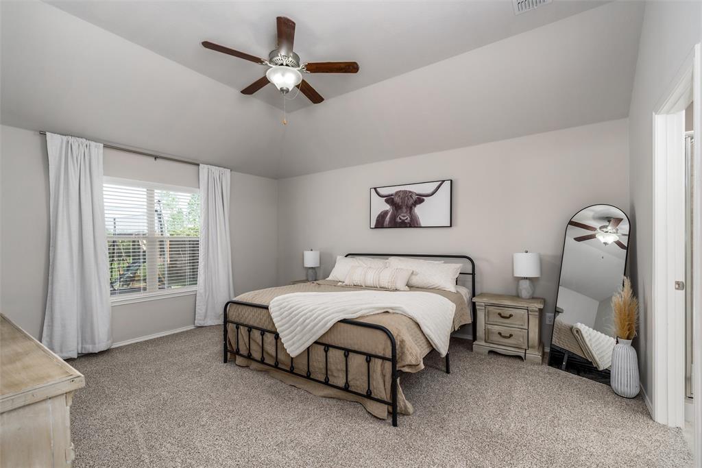 975 Crockett Drive Property Photo 15